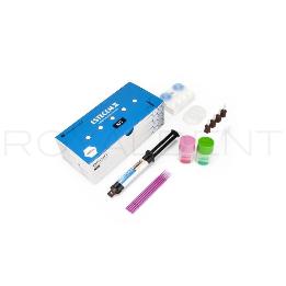 ESTECEM II PLUS KIT UNIVERSAL Tokuyama - Contiene:1 jeringa de 4,6 ml + 2 botes Universal Bond A/B de 5 ml cada uno + 5 puntas de mezcla marrones + 5 puntas intraorales + 25 microaplicadores + 15 pocillos de mezcla
