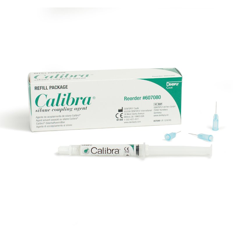 Calibra silano Dentsply Sirona - Jeringa de 3 ml. + 25 cánulas aplicadoras.